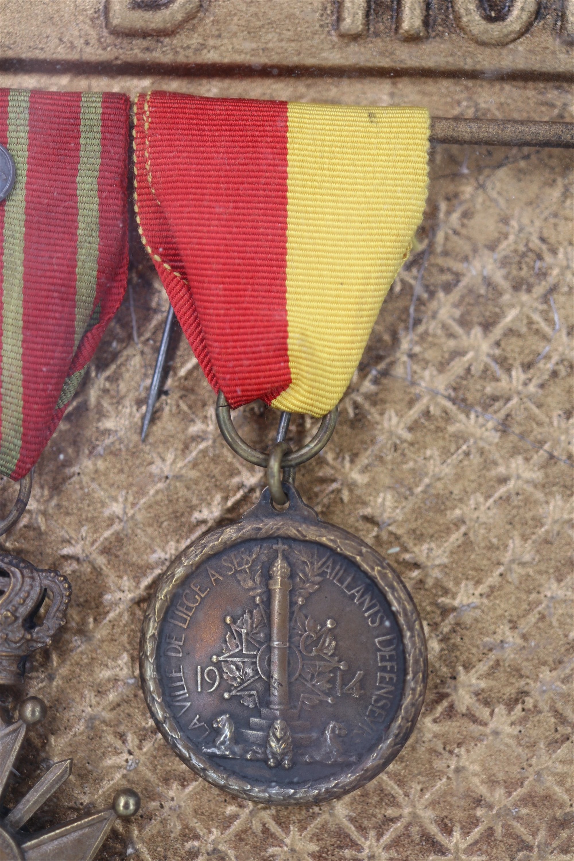 A Great War Belgian Tableau D'Honneur pertaining to Invalide de Guerre and prisoner of War Jean- - Image 6 of 7