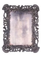 A late 19th / early 20th Century Derby Silver Co electroplate Rococo style photograph frame, 19.5 cm