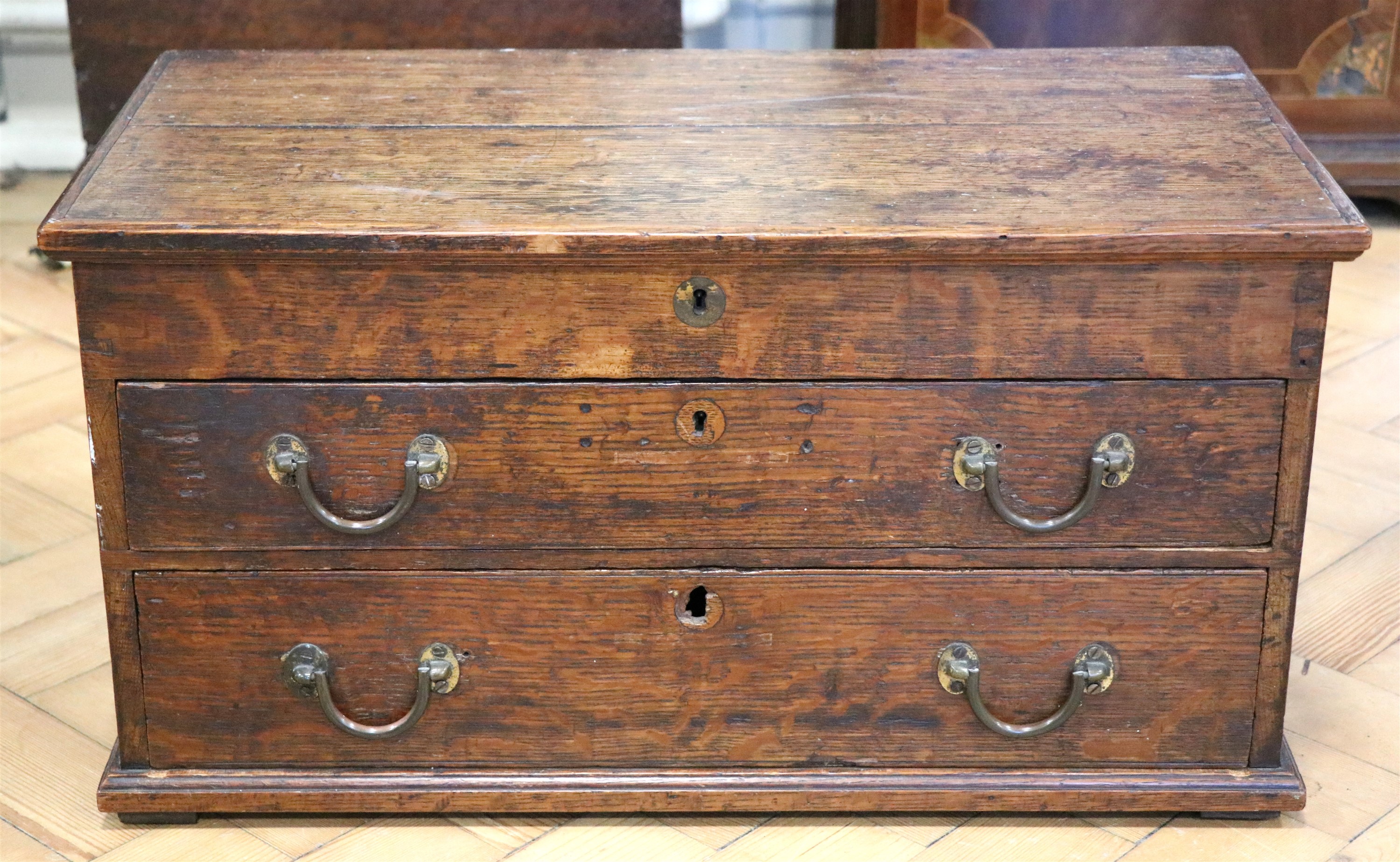 A Victorian diminutive tool / document / collector's chest, having hinged lid and brass bail