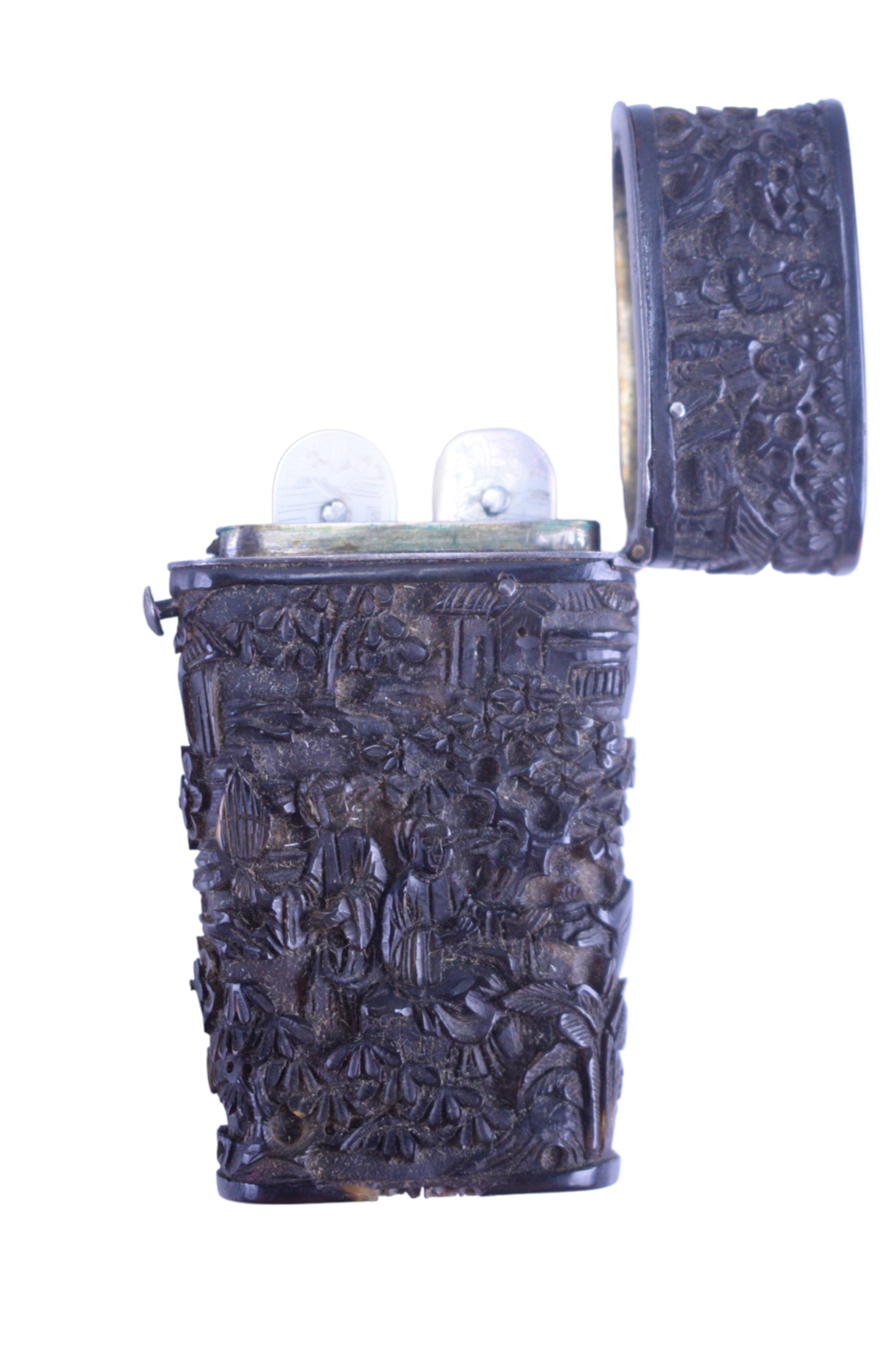 An early 19th Century Canton / Chinese export carved tortoiseshell etui containing a pair of thumb - Image 3 of 11
