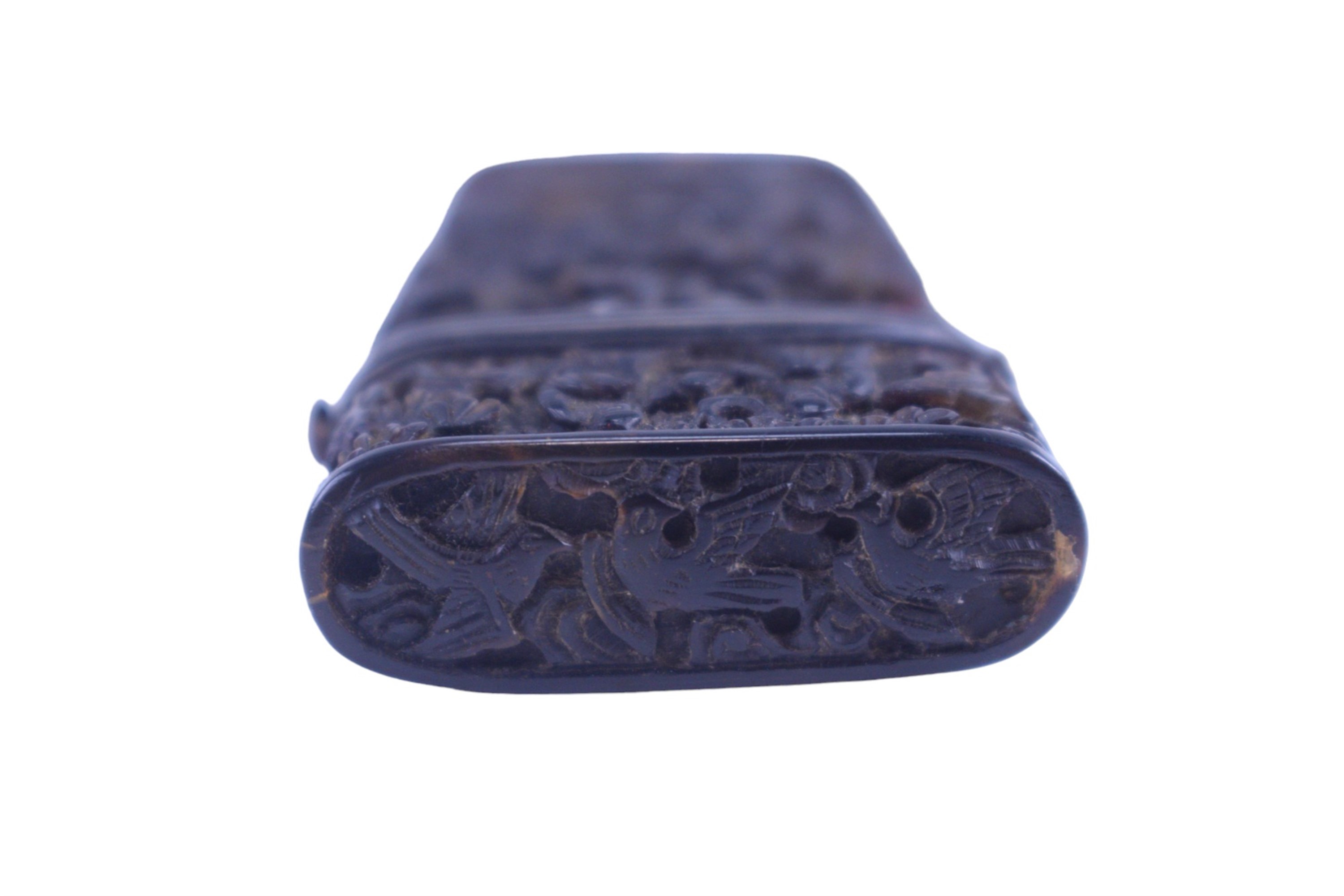 An early 19th Century Canton / Chinese export carved tortoiseshell etui containing a pair of thumb - Image 2 of 11