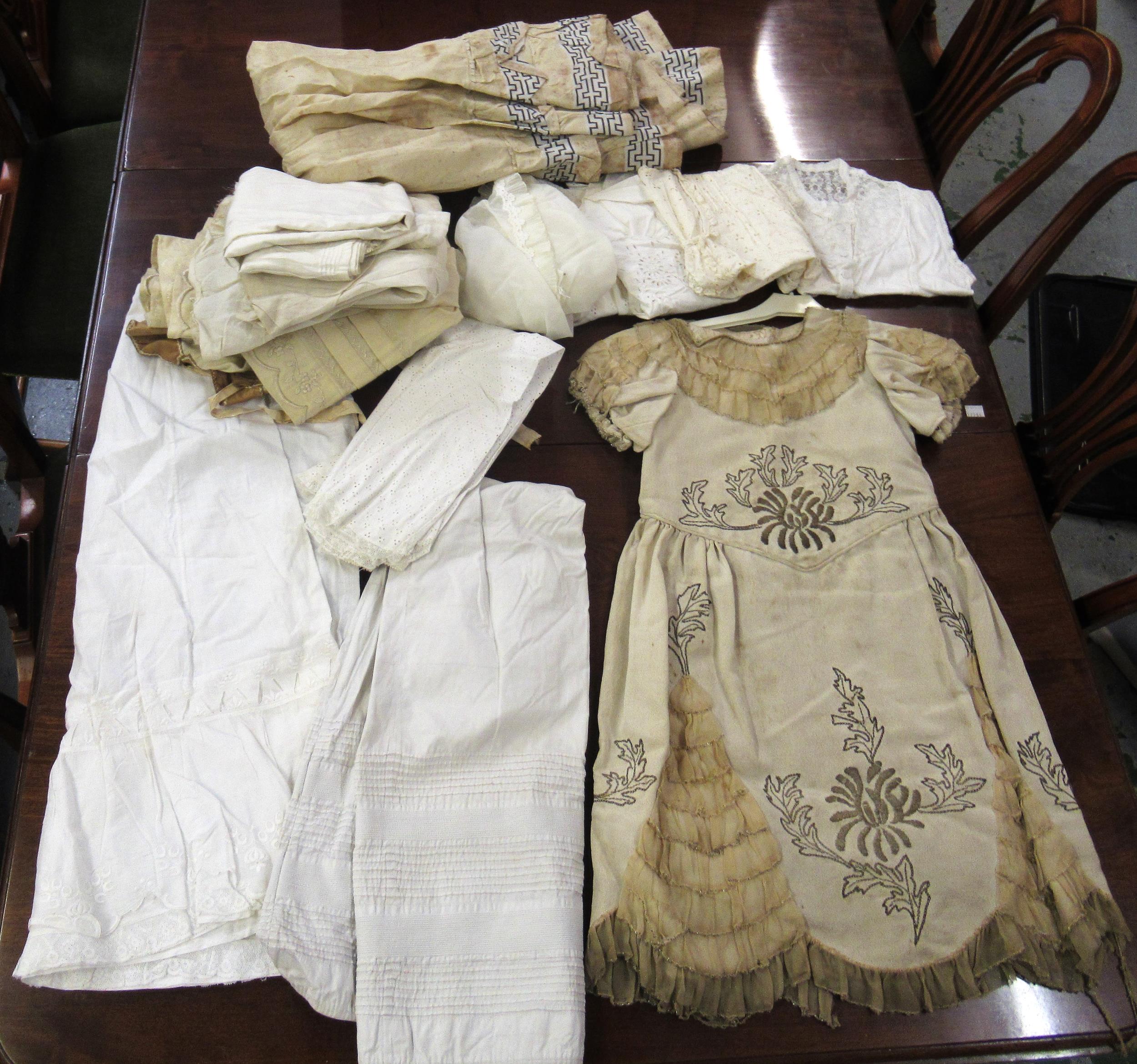 Large quantity of various textiles, including bonnets, quantity of 19th Century lace trim (some - Image 2 of 2