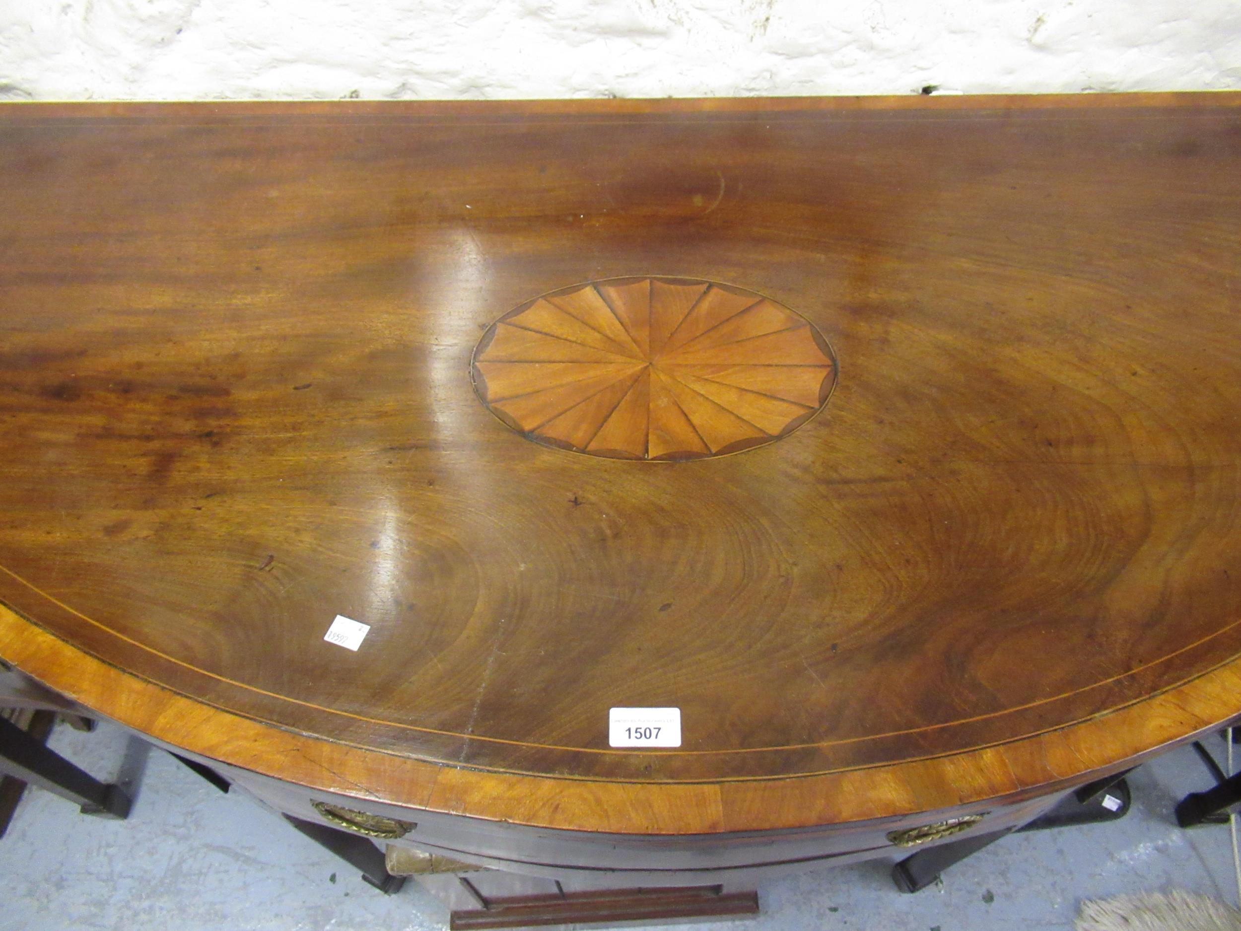 George III mahogany crossbanded and line inlaid serpentine fronted sideboard, with an arrangement of - Image 4 of 5