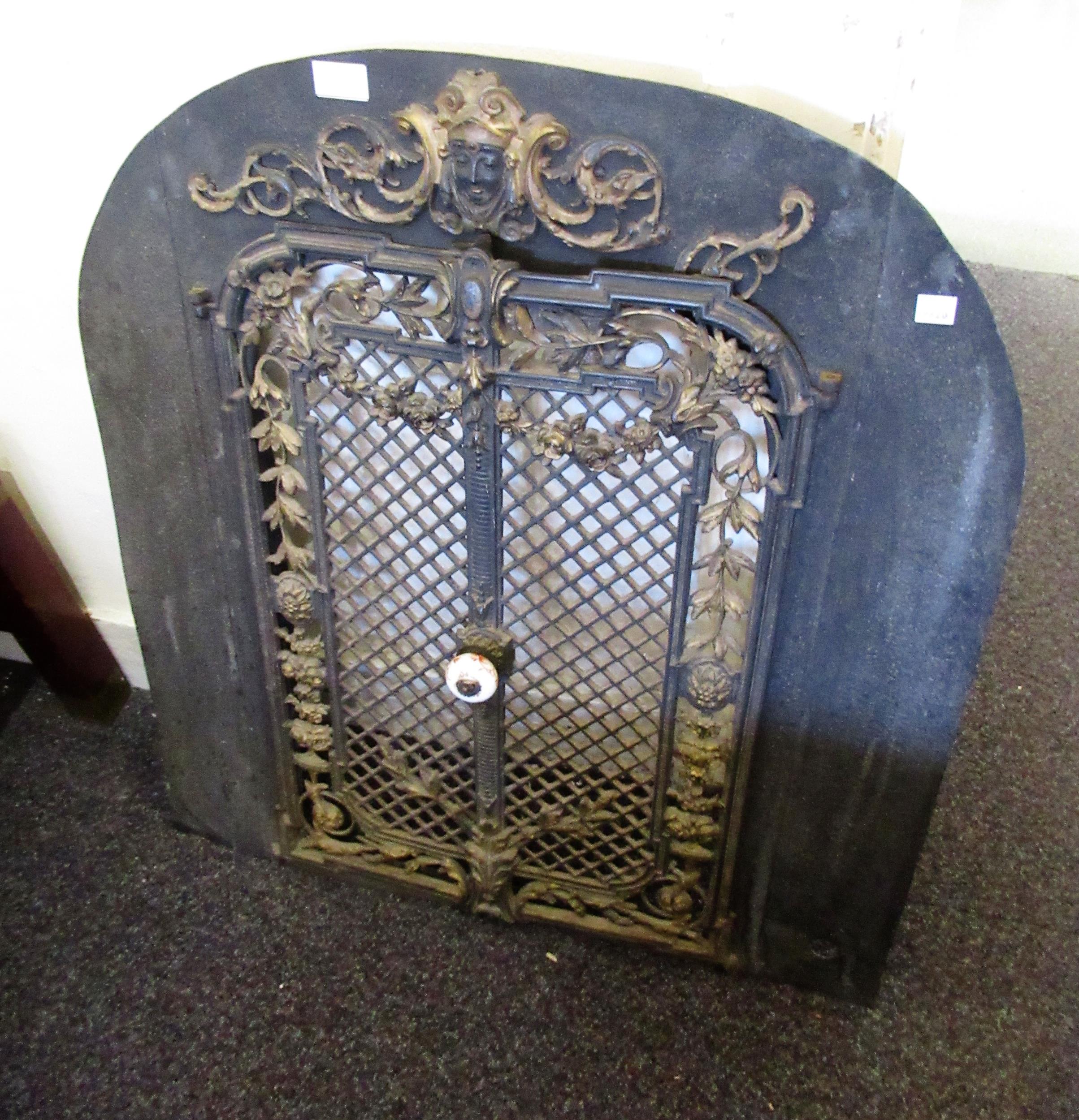 Mid 20th Century mahogany and brass mounted drinks / tea trolley, gilded composition wall bracket, - Image 5 of 6