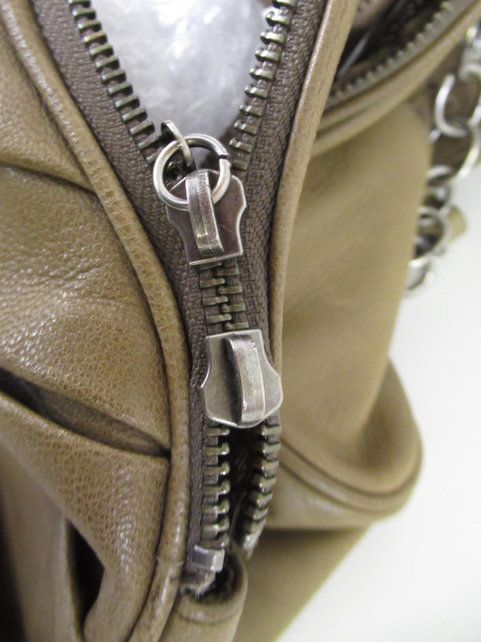 BCBG Max Azria, large green leather shoulder bag One zip tag missing - Image 4 of 9
