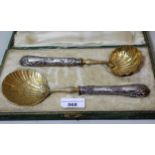 Continental silver handled and gilt serving set, in fitted box