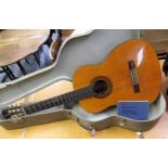 Sakura classical guitar model TG10, in fitted hard case