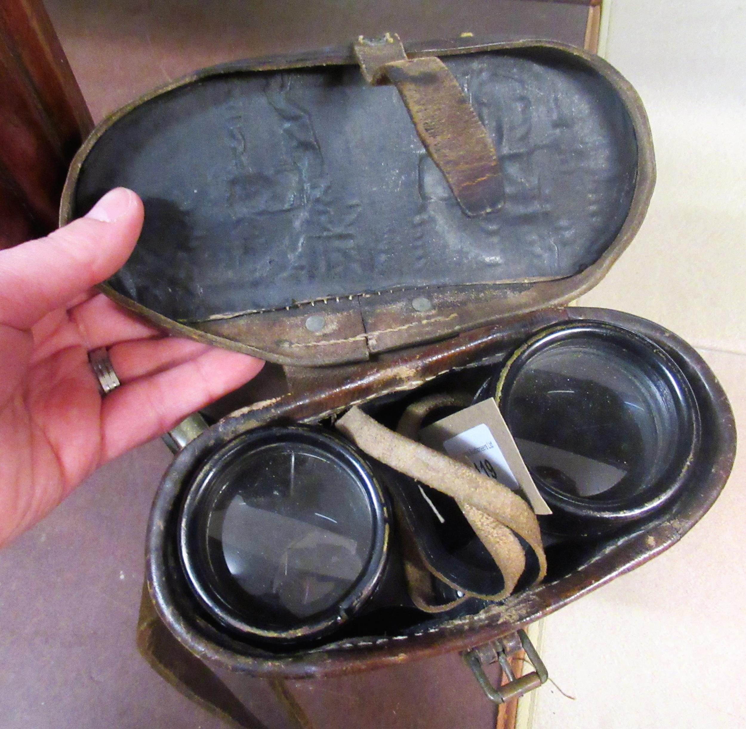 Pair of World War II binoculars by Ross of London, together with a cased pair of modern binoculars - Image 2 of 10