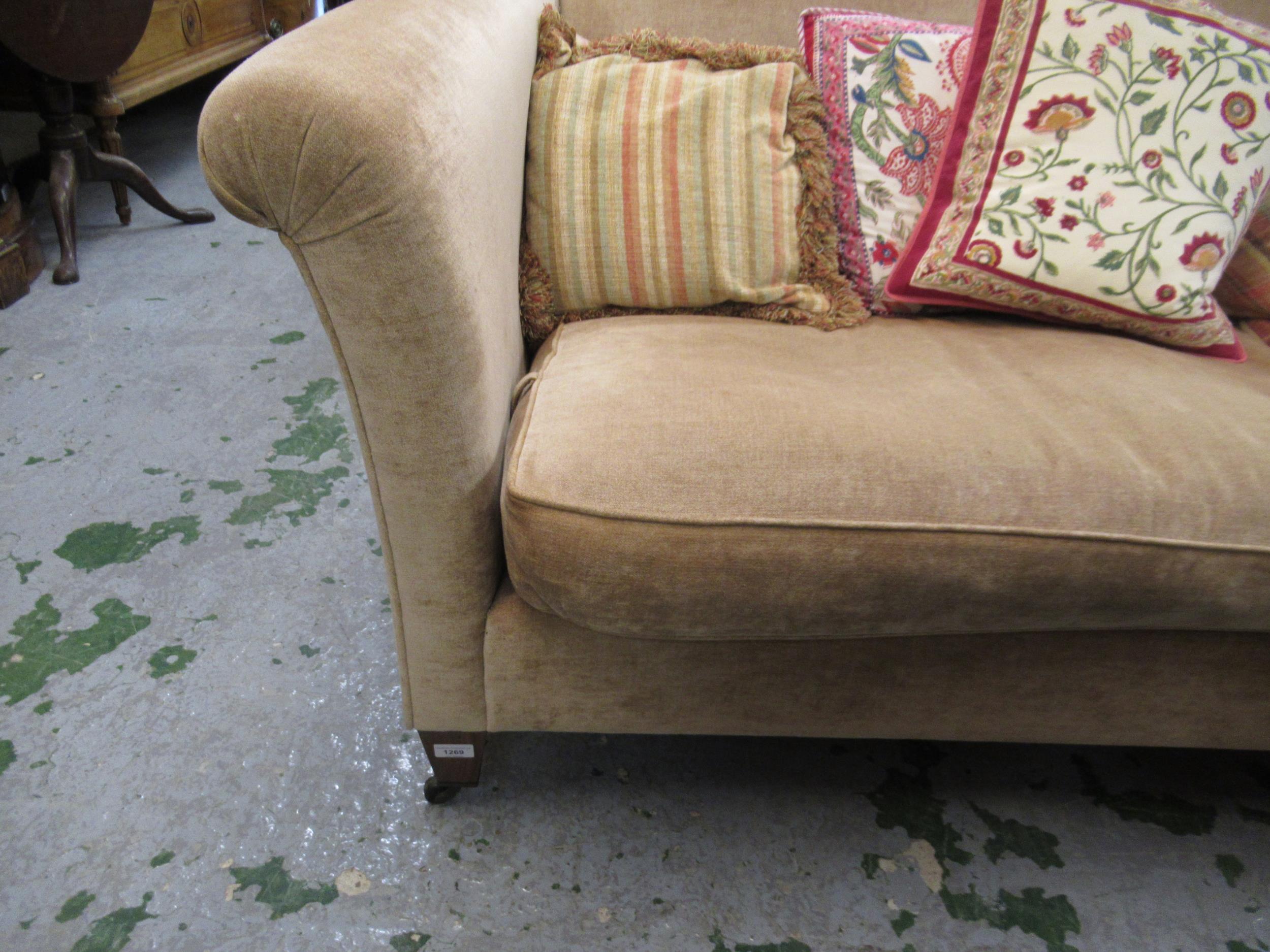 Kingcombe Chelsea two seater sofa, covered in Colefax and Fowler biscuit fabric, raised on low - Image 8 of 9