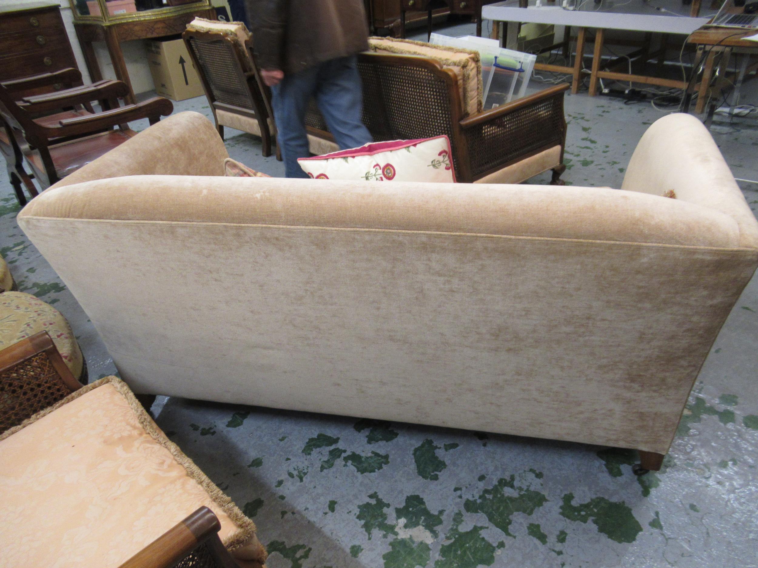 Kingcombe Chelsea two seater sofa, covered in Colefax and Fowler biscuit fabric, raised on low - Image 4 of 9