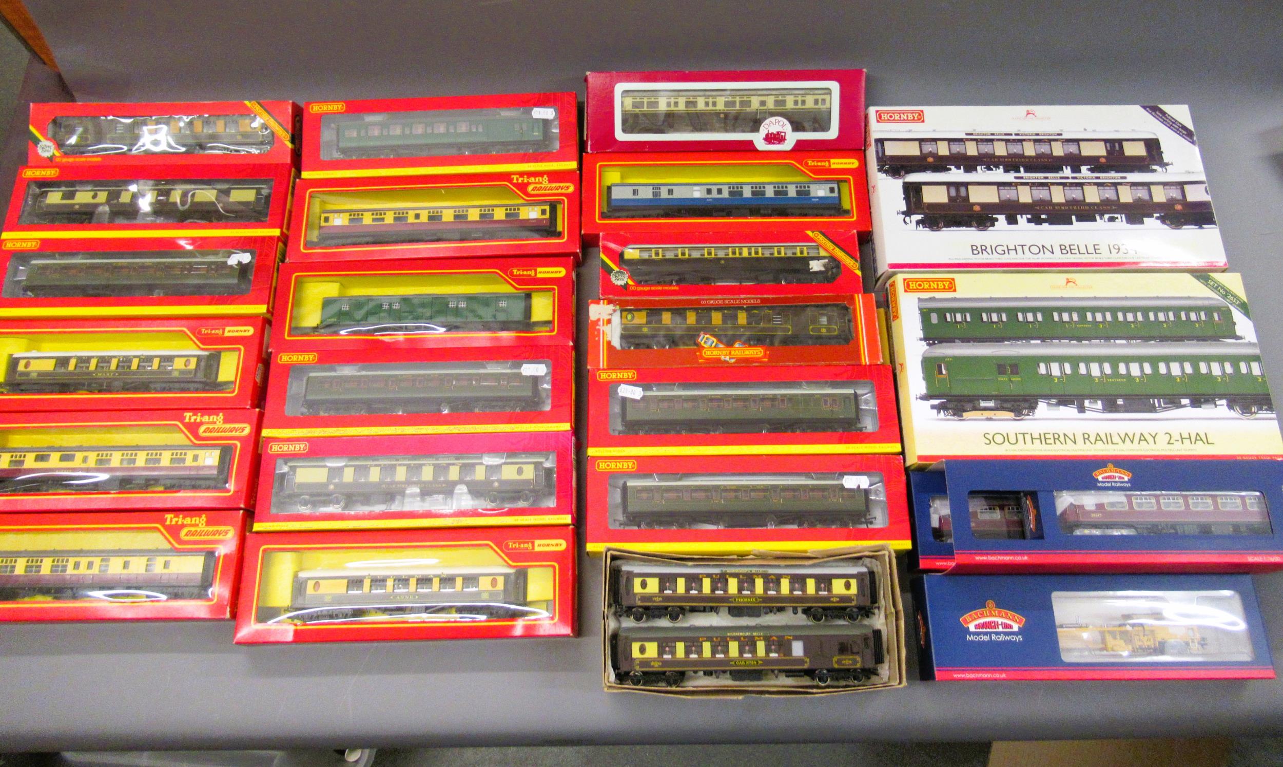 Hornby Dublo gauge train pack, ' Southern Railway 2-Hal ', Brighton Belle 1934 train pack and a