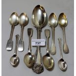 Victorian kings pattern table spoon, together with a quantity of various silver teaspoons, 8.5oz t