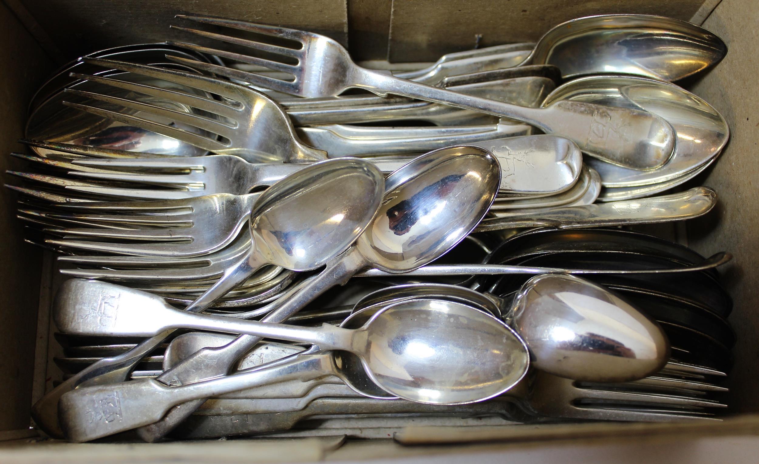 Canteen of Victorian and later silver Fiddle pattern cutlery, 79.5oz t