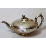 Victorian silver teapot of squat baluster form, London, 19.5oz t.