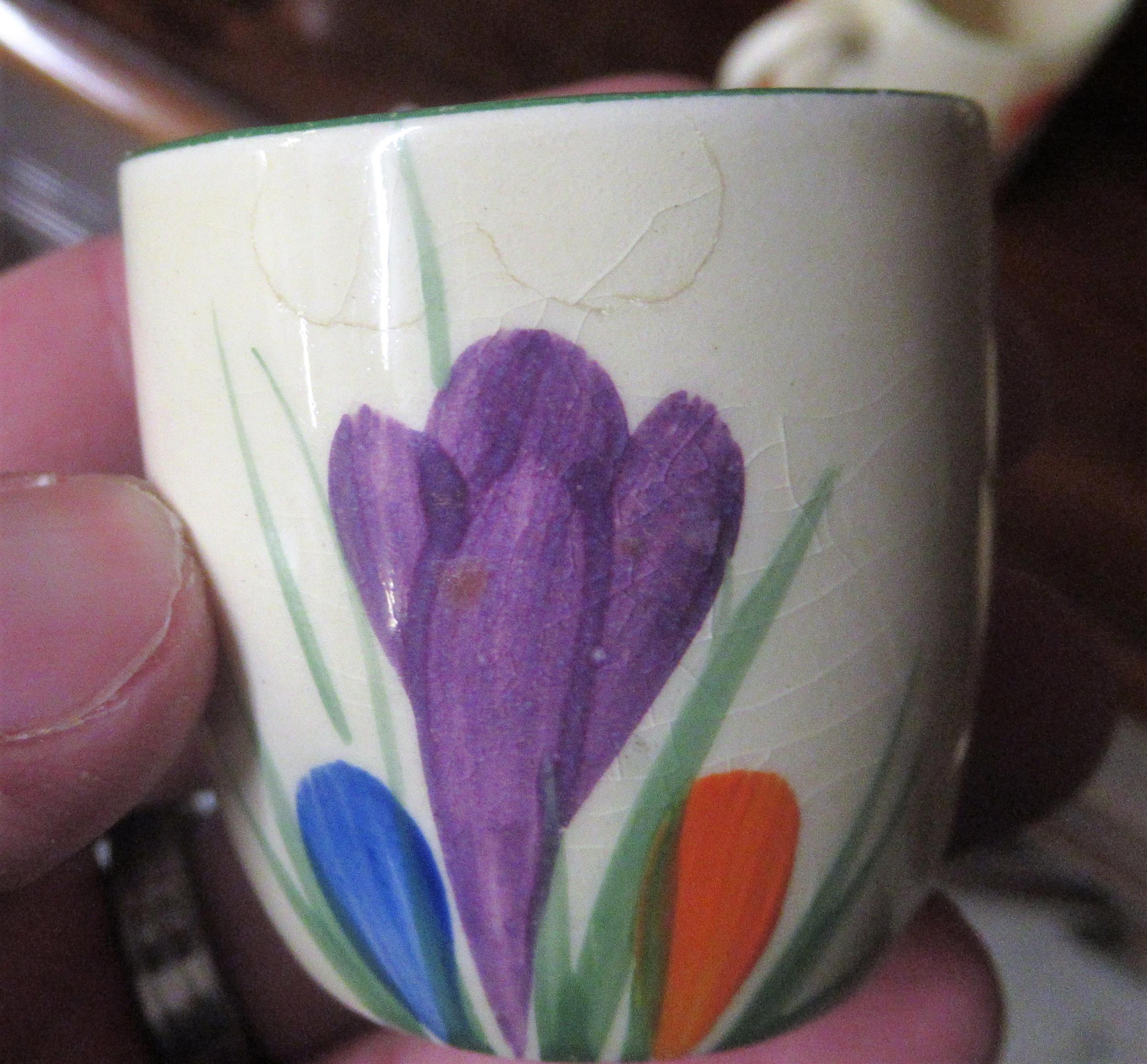 Clarice Cliff Crocus pattern part breakfast set comprising: seven side plates, five saucers, four - Image 19 of 25