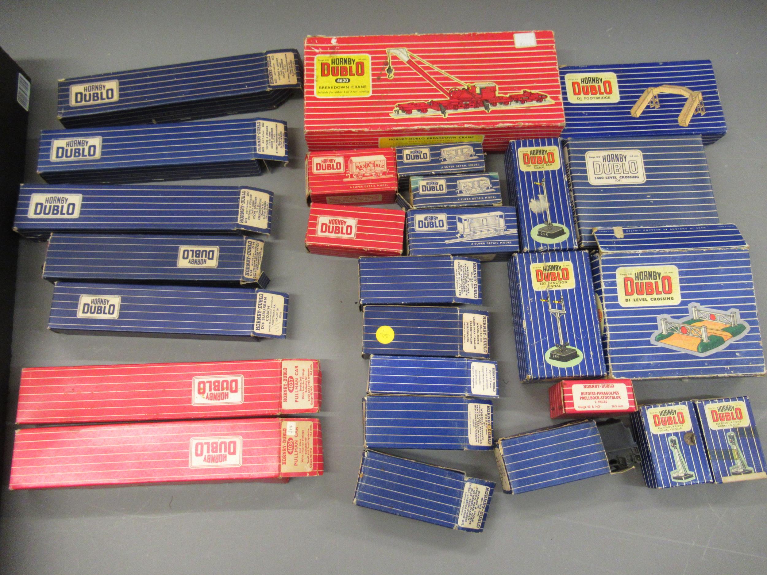 Quantity of vintage Hornby Dublo gauge rolling stock and accessories, in original boxes