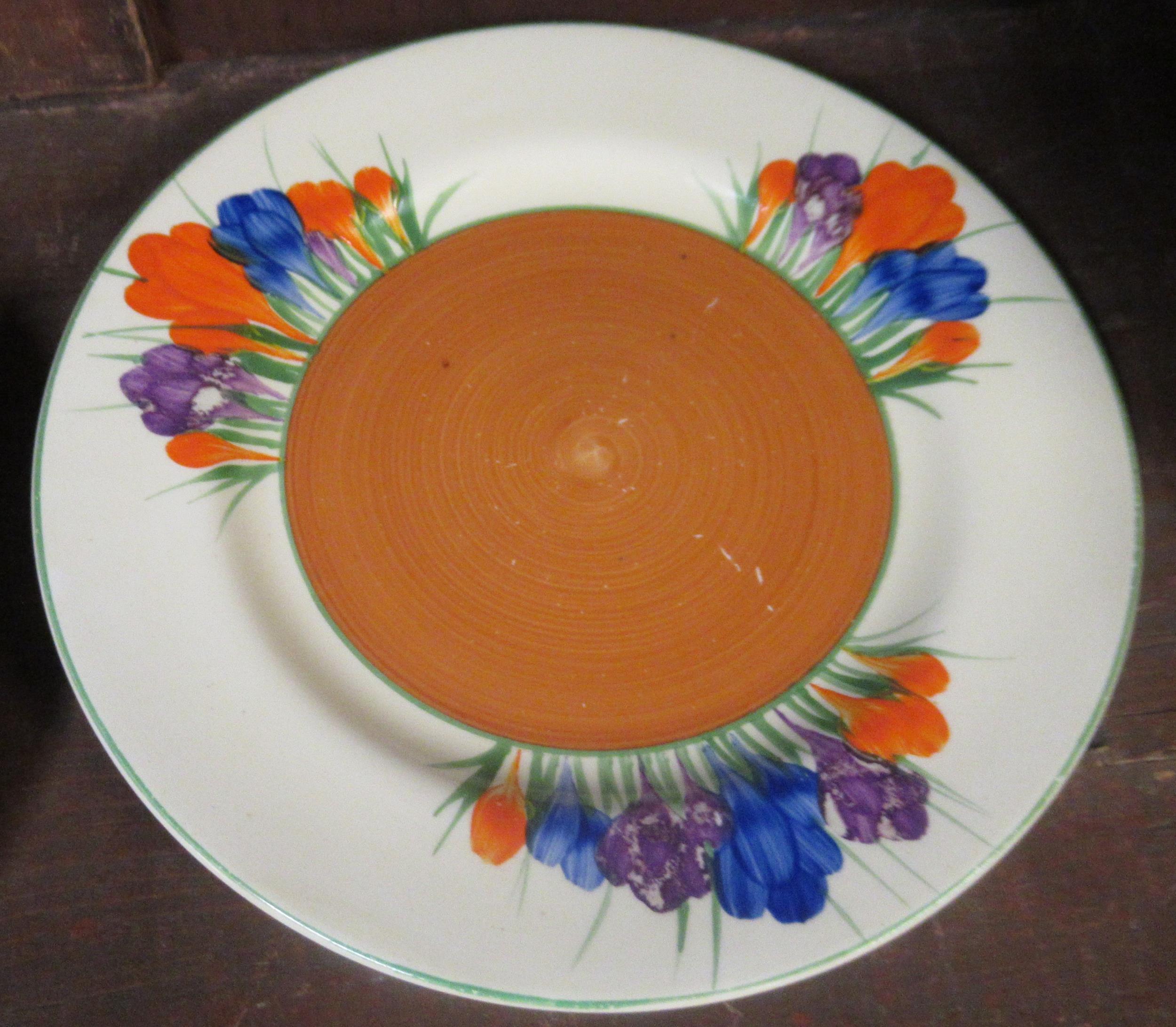 Clarice Cliff Crocus pattern part breakfast set comprising: seven side plates, five saucers, four - Image 22 of 25