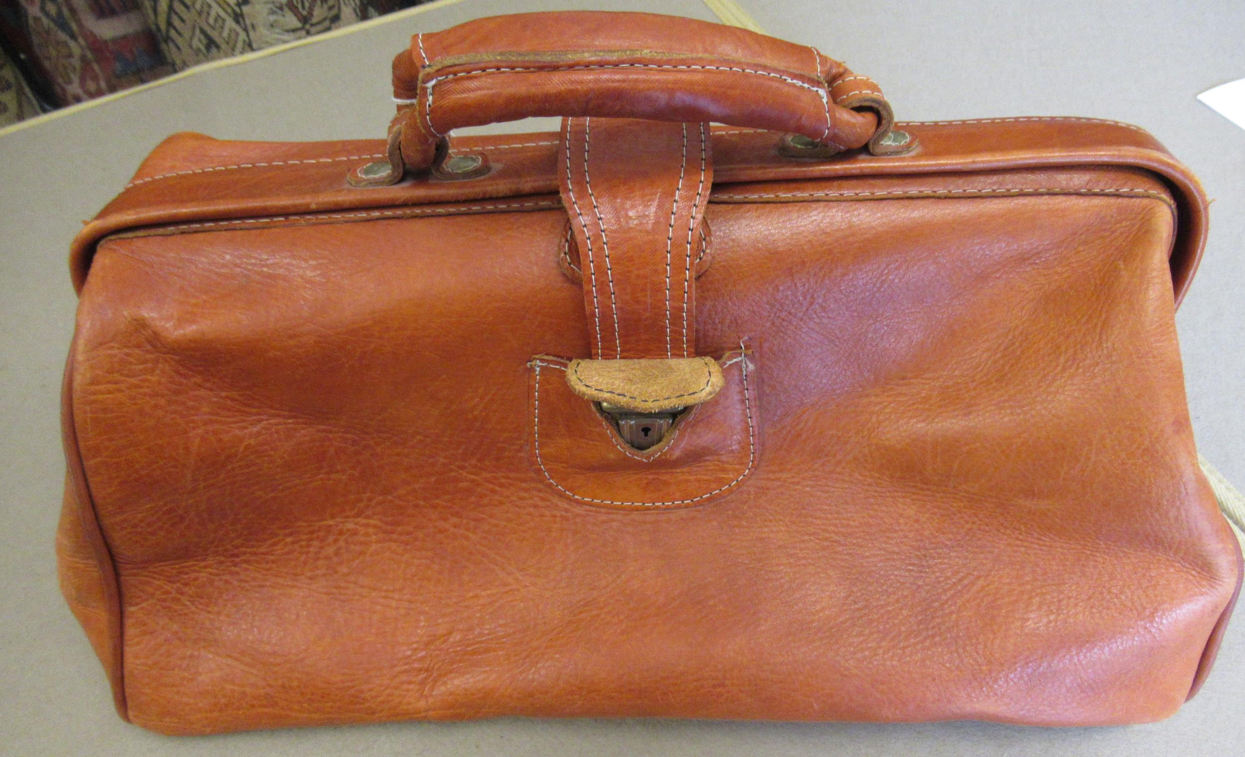 Tan leather attaché case by Piquadro, together with another leather briefcase Condition as shown - Image 2 of 17