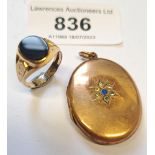 9ct Gold and black onyx set signet ring, 2.2g together with a 9ct gold back and front locket