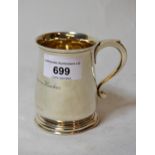 Small early 20th Century London silver baluster form Christening mug with scroll handle, 5.5oz t