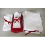 Small quantity of miscellaneous linen to include pillowcases, napkins etc