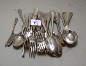 20th Century Old English Rat Tail pattern silver canteen of cutlery, 48oz t, Sheffield 1983