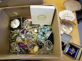 Box containing quantity of various costume jewellery including simulated and freshwater pearl