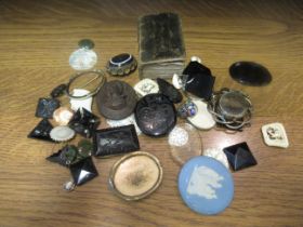 Quantity of various Victorian brooches etc. and a miniature 18th Century prayer book