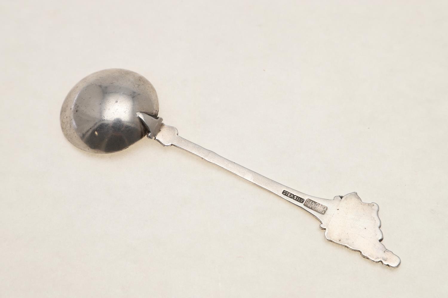 TWO SIMILAR EARLY VICTORIAN CREAM/SAUCE LADLES. - Image 5 of 7