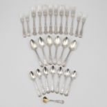 MIXED QUEEN'S PATTERN FLATWARE:-.