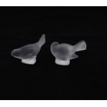 TWO LALIQUE GLASS BIRDS.