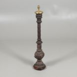 A LATE VICTORIAN CAST IRON TABLE LAMP.