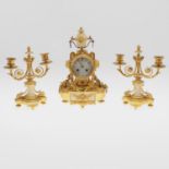 A 19TH CENTURY BELGIAN GILT CLOCK GARNITURE.