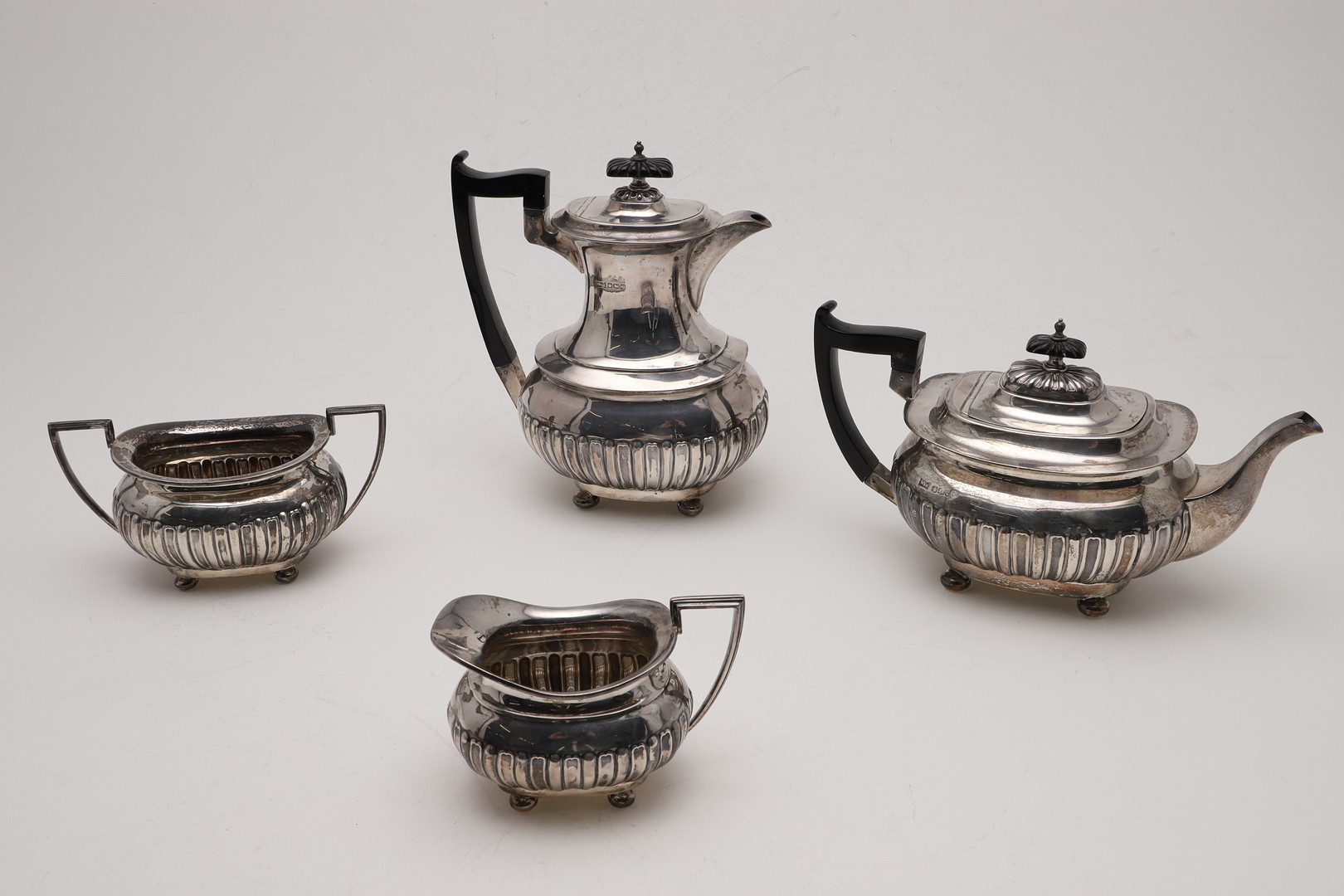 A GEORGE V FOUR-PIECE TEA SET. - Image 4 of 6