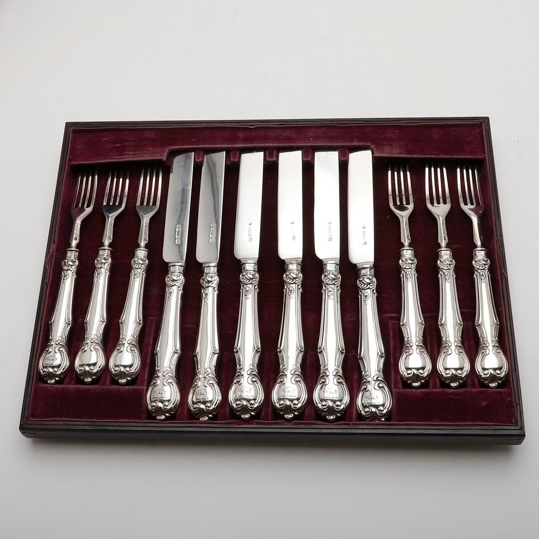 A VICTORIAN CASED SET OF TWELVE PAIRS OF DESSERT KNIVES & FORKS. - Image 3 of 6