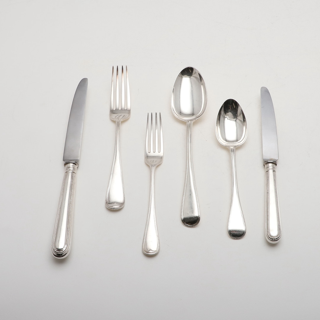 A VICTORIAN PART-CANTEEN OF OLD ENGLISH BEAD PATTERN FLATWARE. - Image 5 of 6