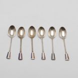 A CASED SET OF SIX EARLY 20TH CENTURY TEA/ COFFEE SPOONS.