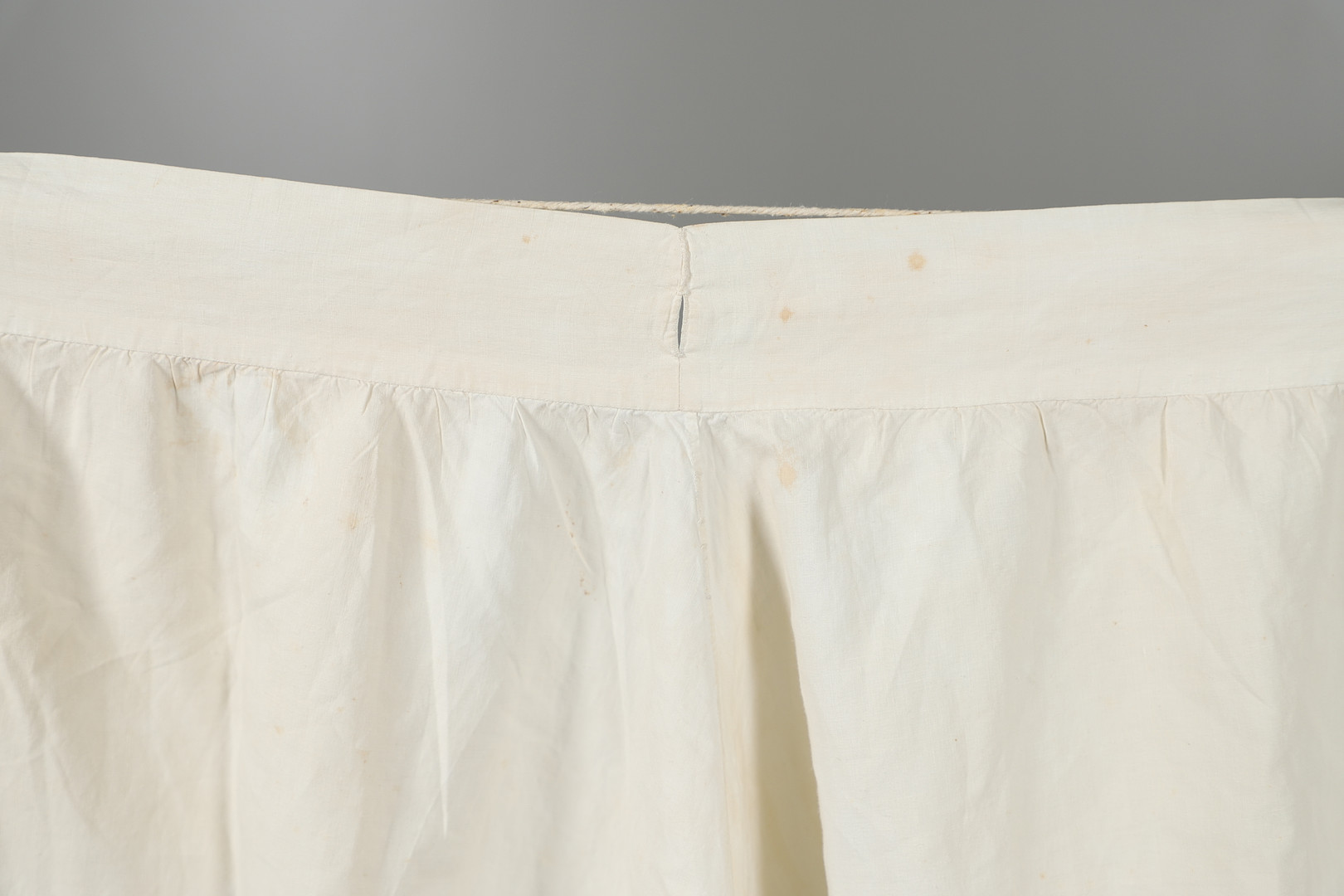 ROYAL INTEREST - QUEEN VICTORIA, RARE PAIR OF BLOOMERS & CHEMISE. - Image 11 of 26