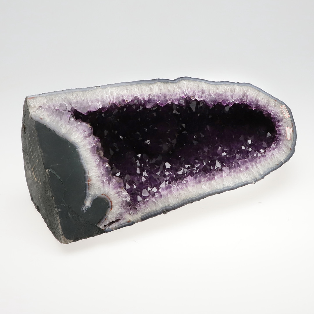 GEOLOGICAL ROCK OR MINERAL SPECIMEN - AMETHYST GEODE. - Image 2 of 11