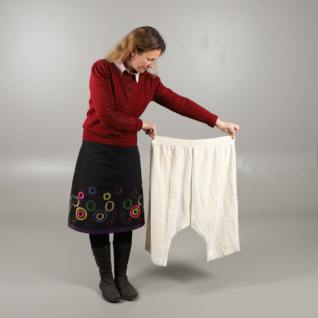 ROYAL INTEREST - QUEEN VICTORIA, RARE PAIR OF BLOOMERS & CHEMISE. - Image 3 of 26