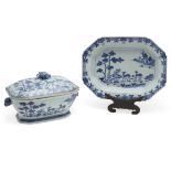18THC CHINESE BLUE & WHITE PORCELAIN TUREEN, COVER & MATCHING DISH.
