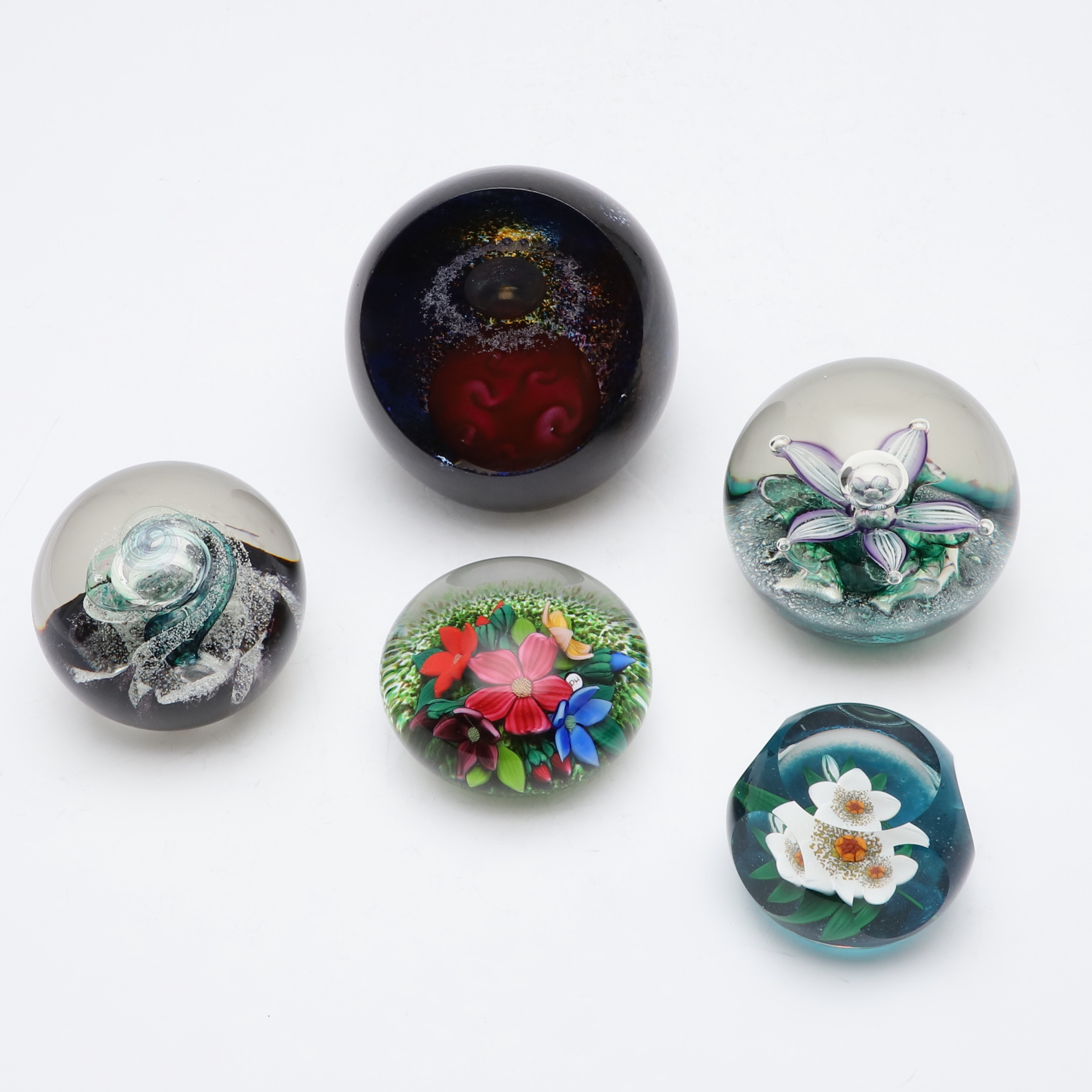 SCOTTISH BORDERS ART GLASS PAPERWEIGHT & SELKIRK PAPERWEIGHTS.