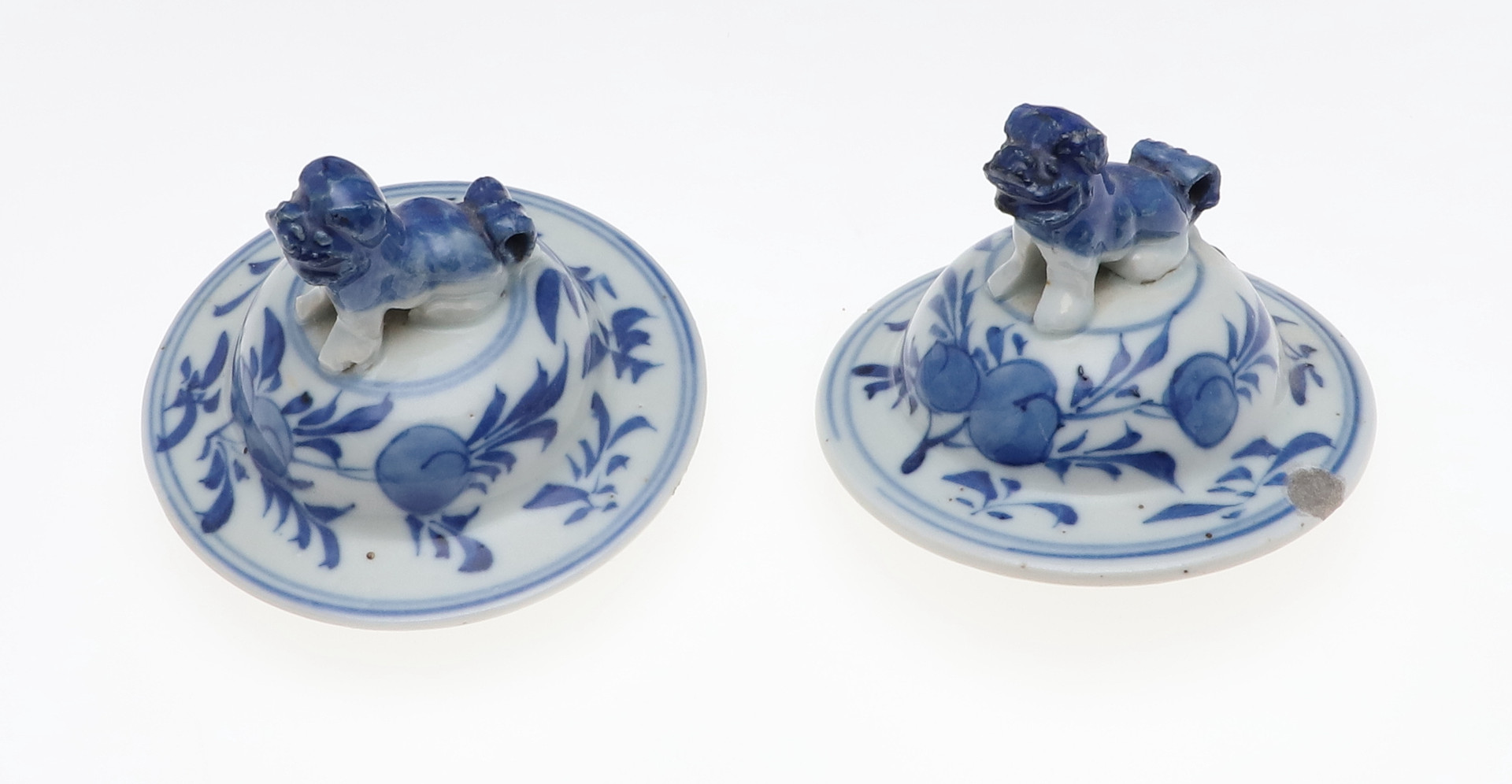 PAIR OF CHINESE BLUE & WHITE VASES & COVERS. - Image 7 of 12