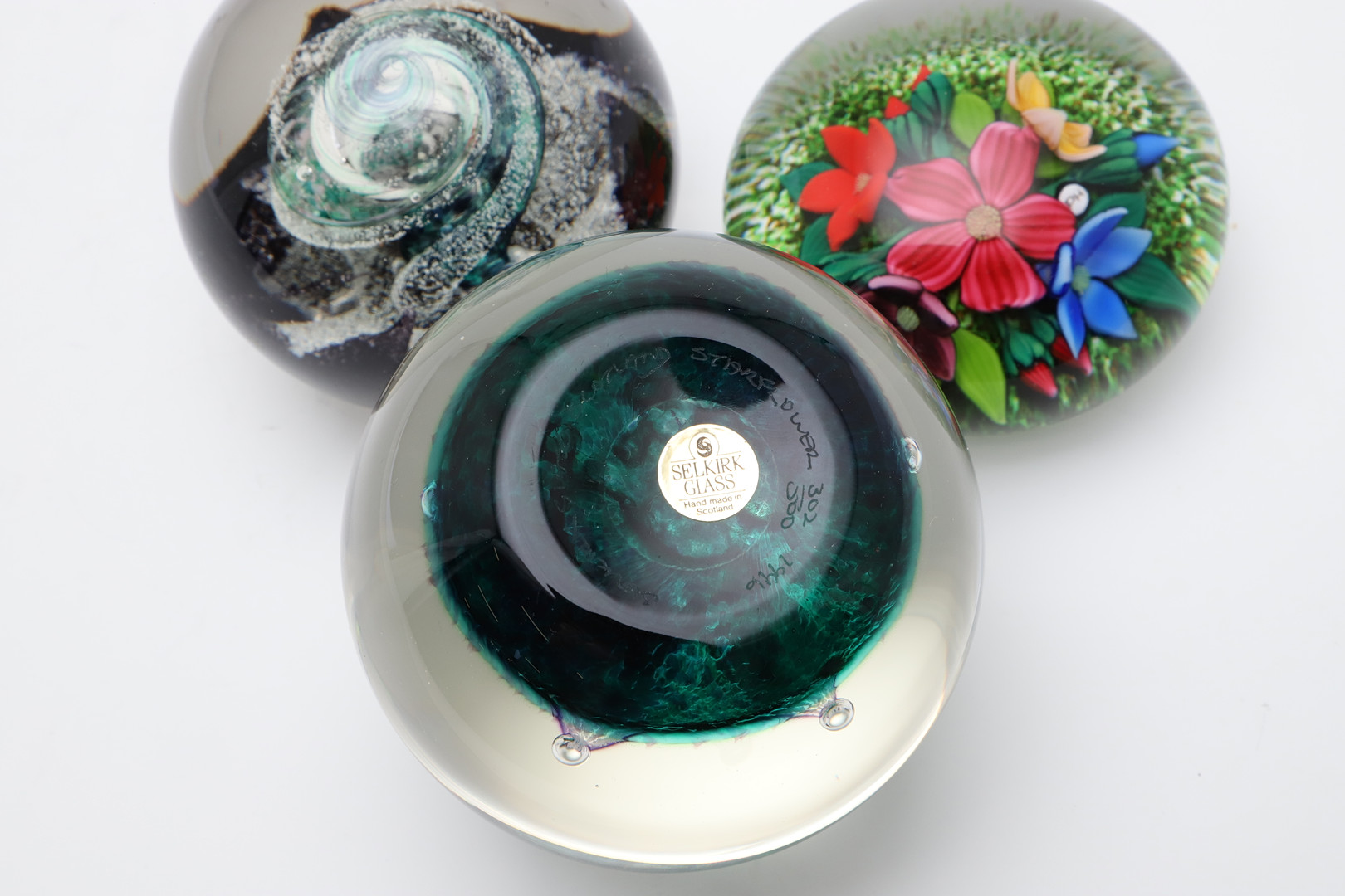 SCOTTISH BORDERS ART GLASS PAPERWEIGHT & SELKIRK PAPERWEIGHTS. - Image 7 of 9