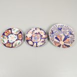 LARGE JAPANESE IMARI CHARGER & TWO OTHER ITEMS.