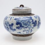 LARGE CHINESE BLUE & WHITE LIDDED JAR.