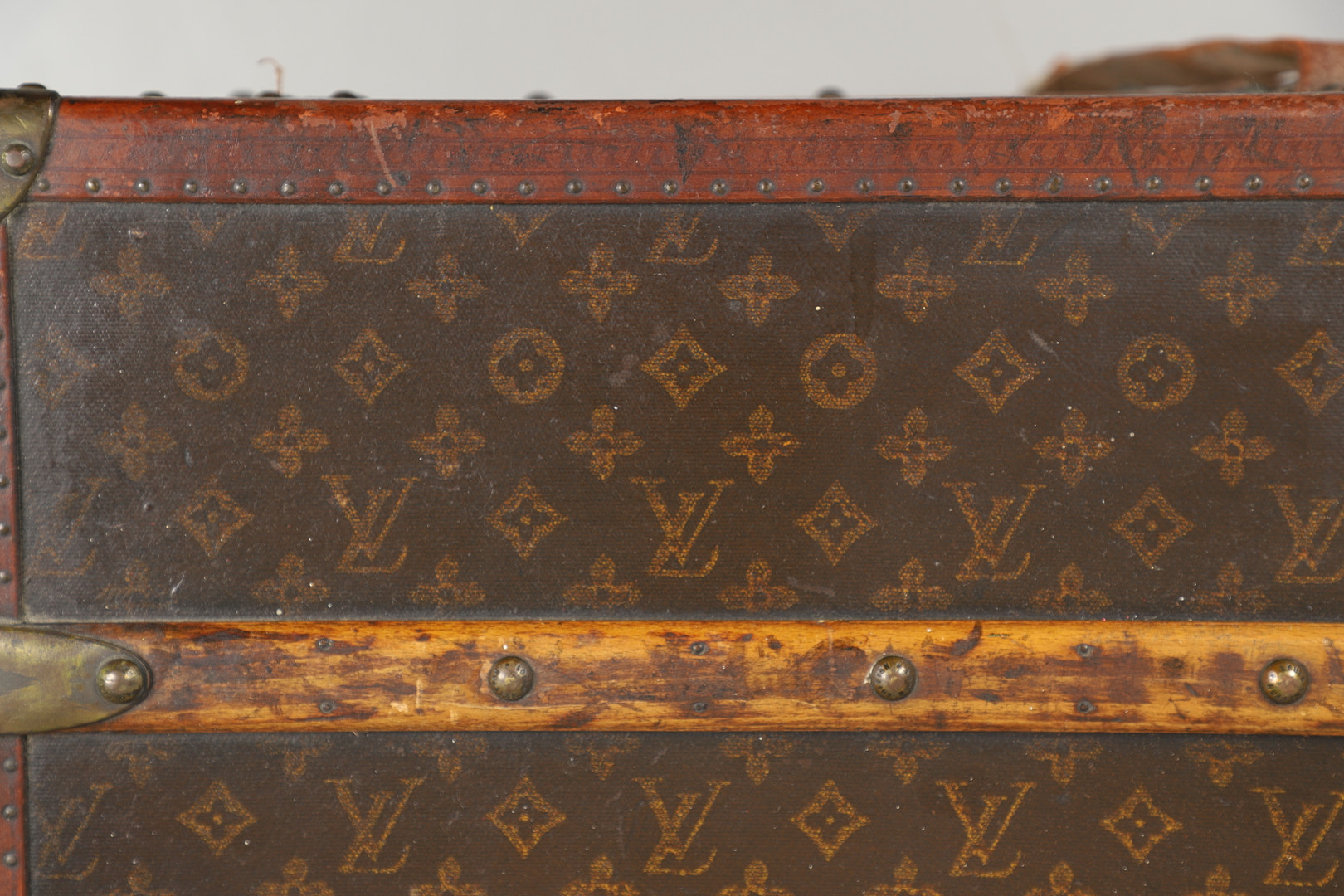 VINTAGE LOUIS VUITTON TRUNK. - Image 49 of 49