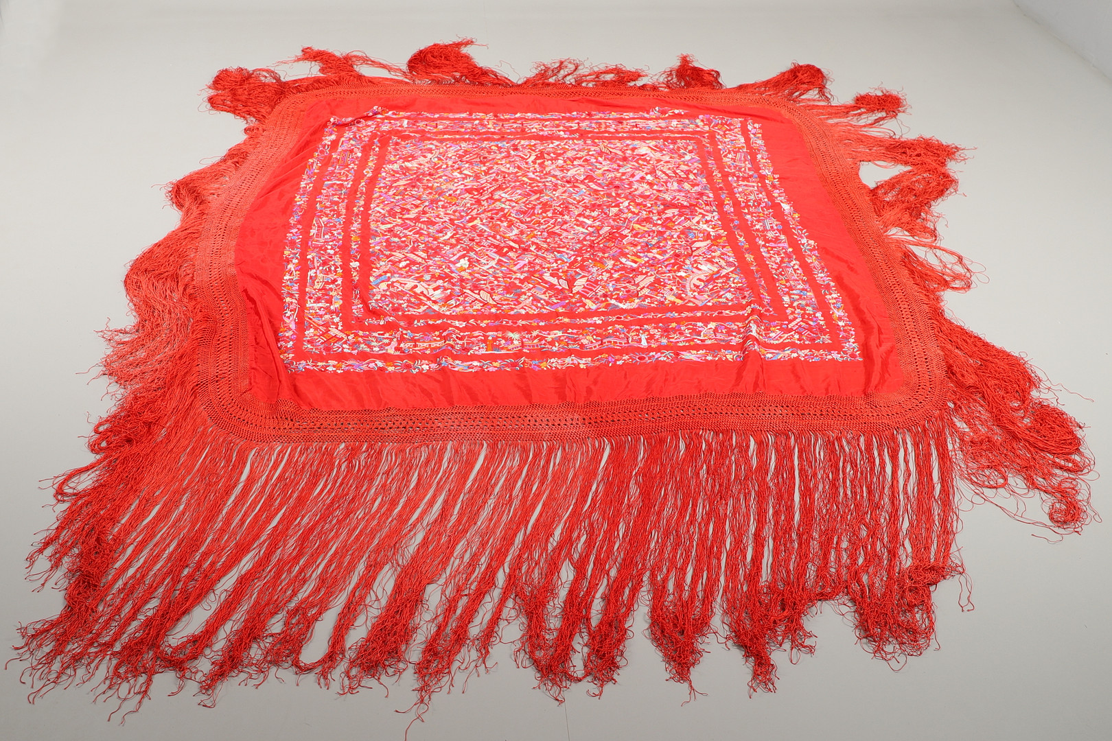 CHINESE SILK SHAWL. - Image 11 of 11