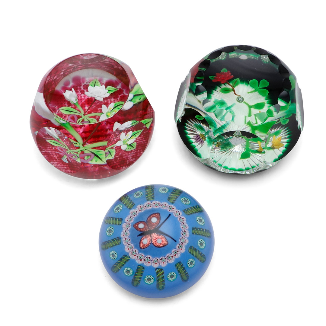 WILLIAM MANSON GLASS PAPERWEIGHTS - LIMITED EDITION. - Image 2 of 5
