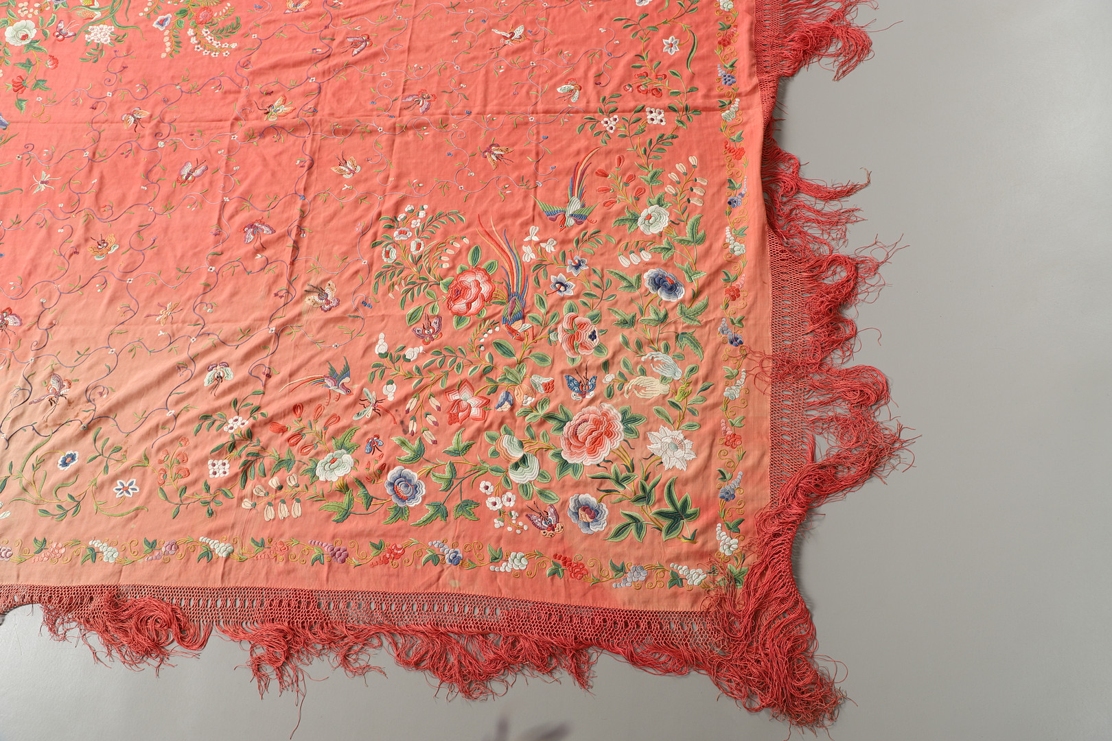 TWO CHINESE SILK EMBROIDERED SHAWLS. - Image 16 of 23